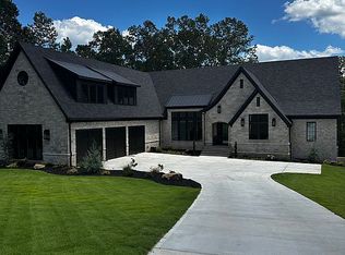 214 Freedom Dr, Forsyth, GA 31029
