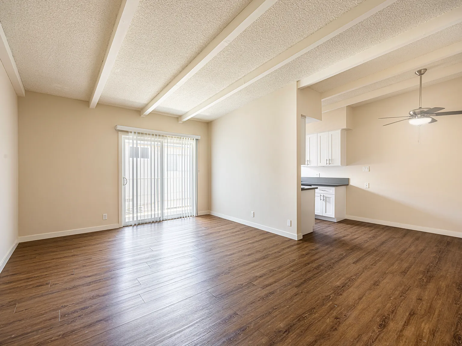 2 bed, 850 sqft, $2,895 — Photo 4