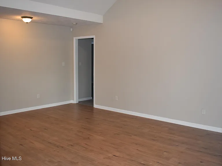 410 Little Fls — Photo 10