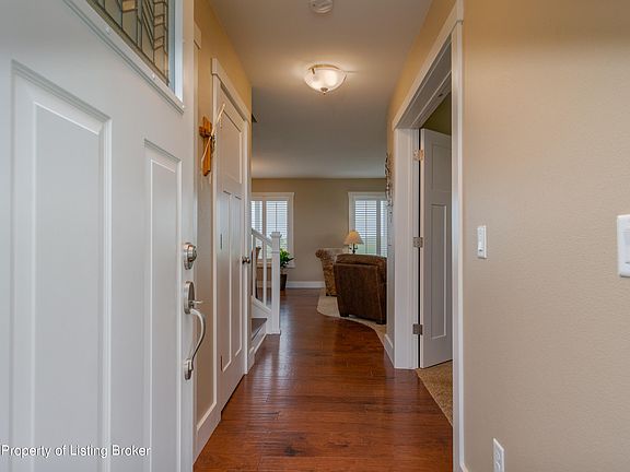 3rd image of 3615 100e Ave SW