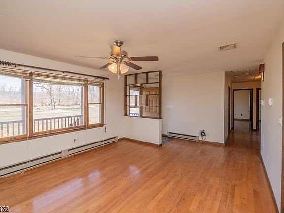 4th image of 44 Walnut Road