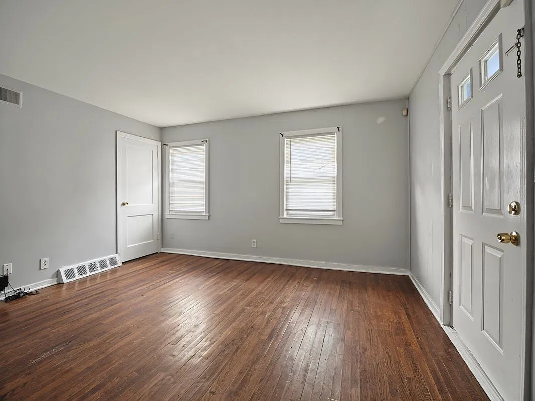 6 bed, 3.0 bath, 1543 sqft, $2,850 — Photo 1