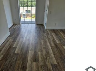 1002 College St APT A, Pt Gibson, MS 39150