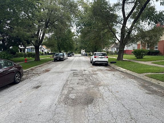 4th image of 527 E 147th Pl