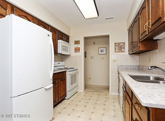 4th image of 701 Lake Hinsdale Dr APT 504