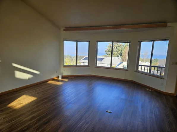 6639 Emerson Ct, Eureka, CA 95503