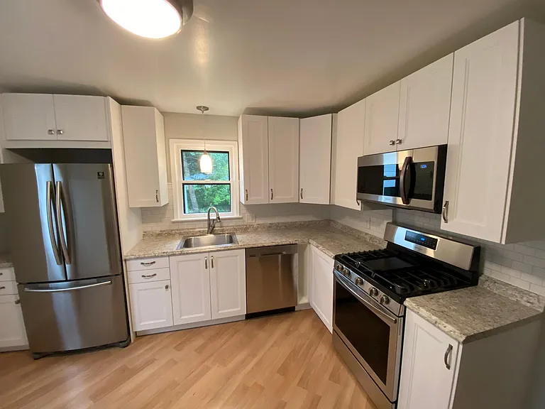 21726 Cedar St — Photo 4