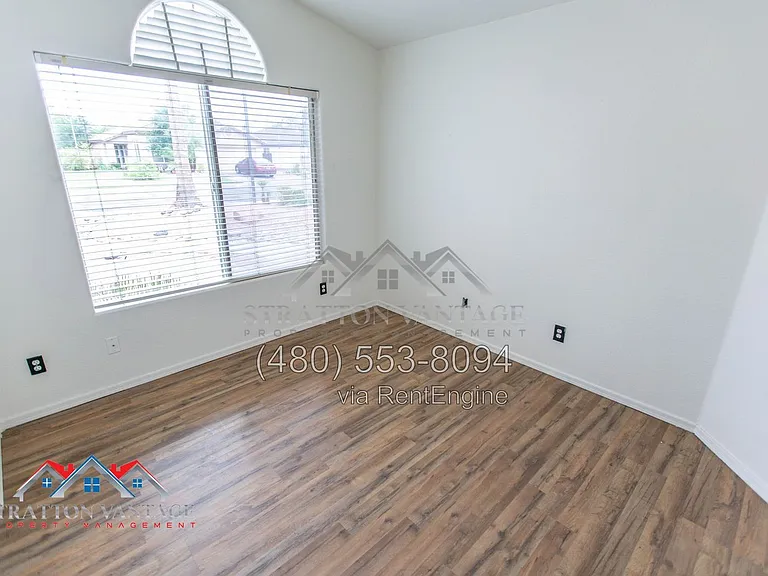 1962 S Oak St — Photo 13