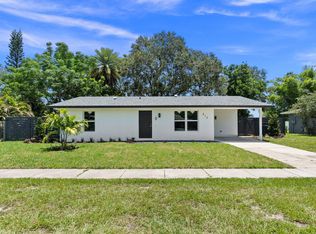317 NE Floresta Dr, Port Saint Lucie, FL 34983