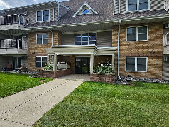 4th image of 3115 Broadway N #303