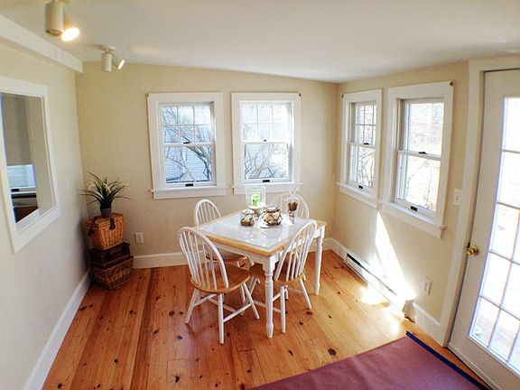 5th image of 515 Oak St
