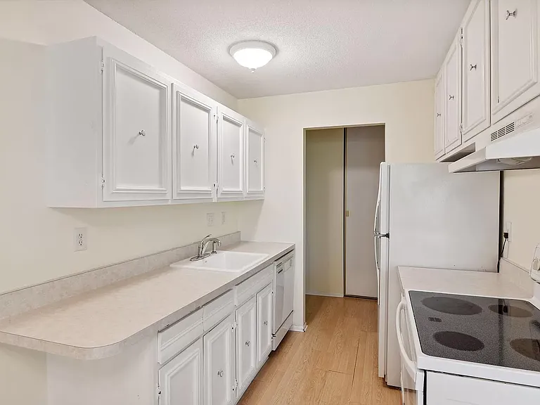 819 Smetana Rd #7 — Photo 8