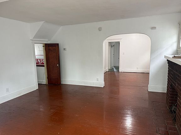 3rd image of 42 Poultney Ave #1