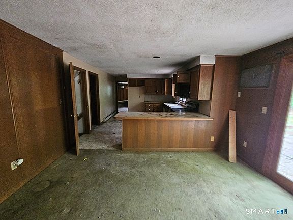 4th image of 69 Fleming Road