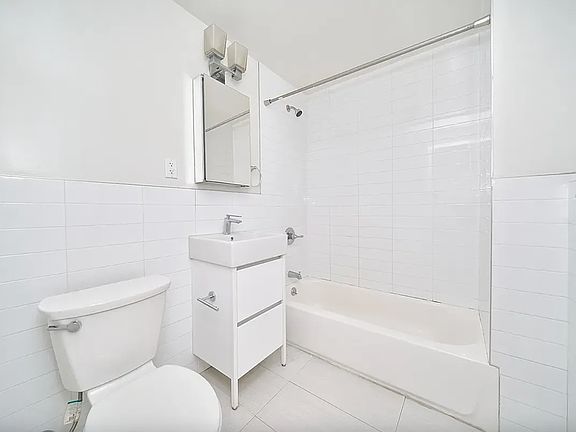 5th image of 440 W 47th St APT 4E