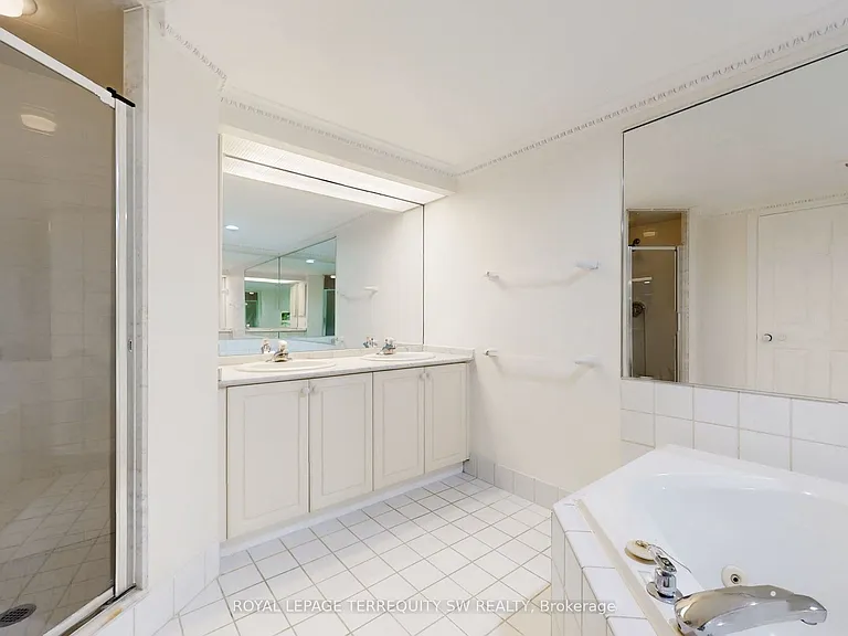 71 Simcoe St #2001 — Photo 27
