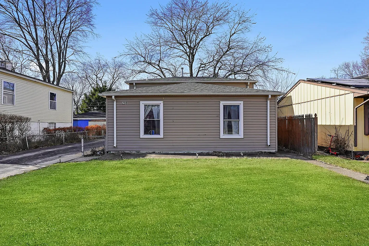 3 bed, 5924 sqft, $2,200 — Photo 4