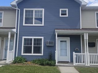 714 Promenade Ct, Grand Forks, ND 58203