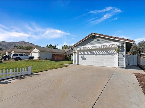 2nd image of 23180 Sonnet Dr
