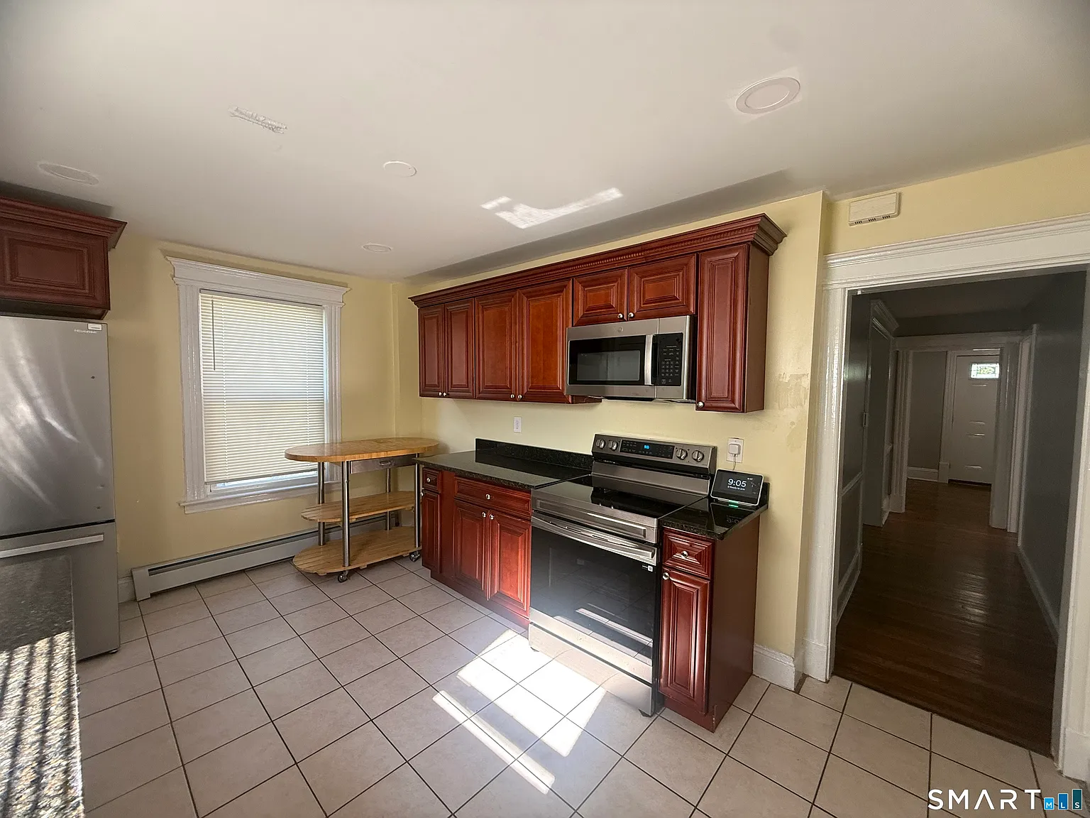 1 bed, 1.5 bath, 2293 sqft, $950 — Photo 4