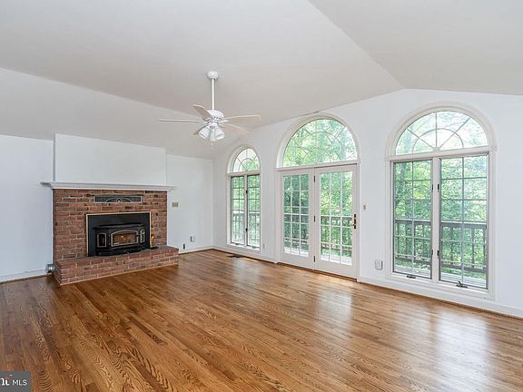 5th image of 533 Loughton Ln