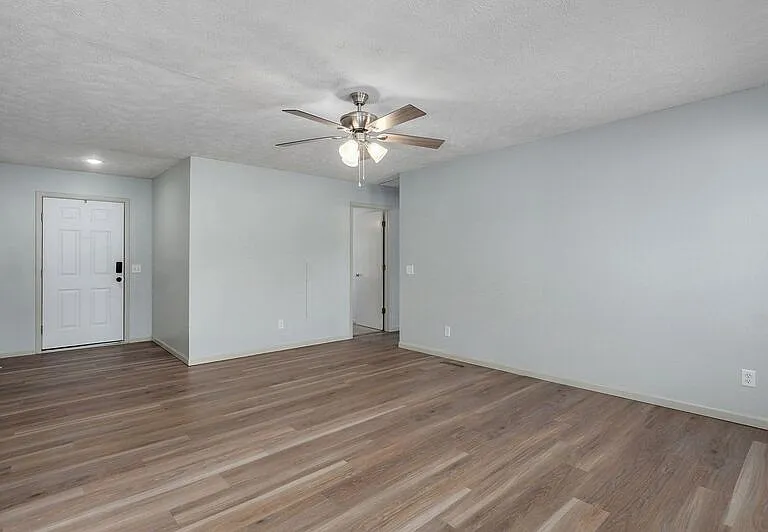 205 S Smalley St — Photo 4
