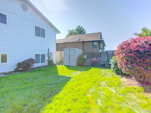 3rd image of 142 E Marquis Ave