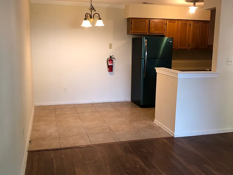 514 Tivoli Ct — Photo 6