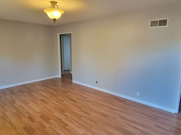 3rd image of 30 La Venta Dr