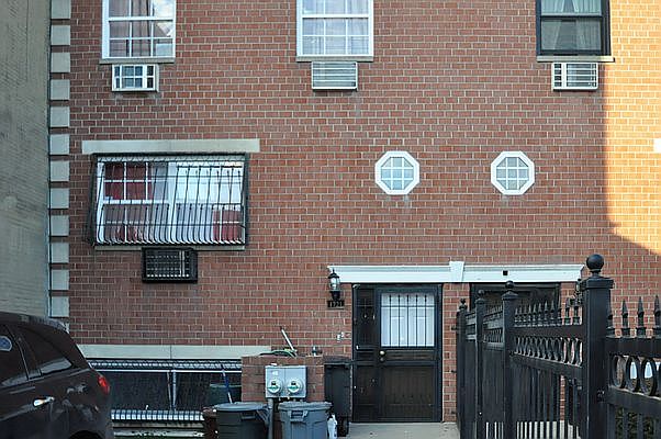 1st image of 1721 Park Pl #1