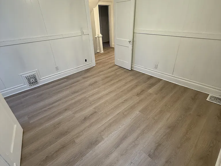 1425 Camp Ave — Photo 12
