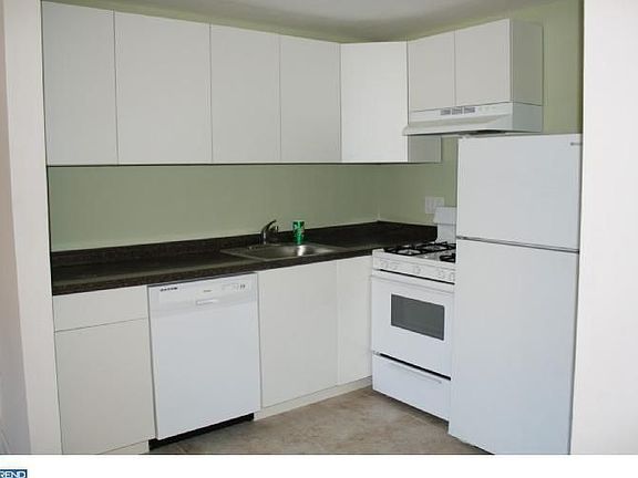 3rd image of 5472 Vicaris St
