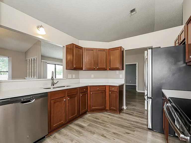 7749 Pikes Peak Dr — Photo 9