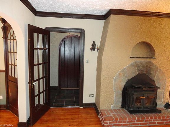 2nd image of 4024 Royalwood Rd
