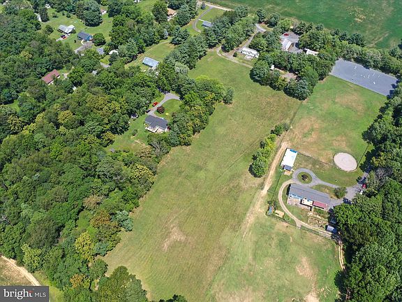 3rd image of 9726 Thompson Dr