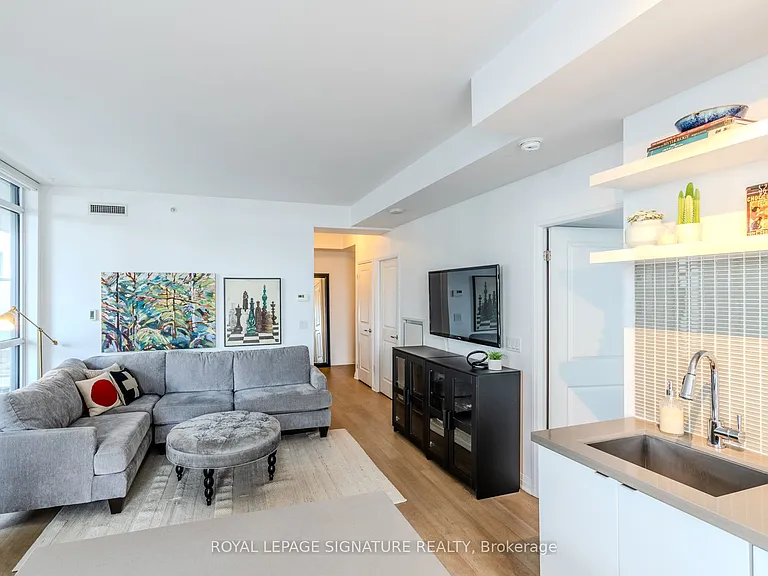 60 Annie Craig Dr #B415 — Photo 5