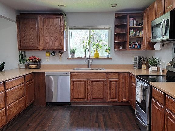 3rd image of 1105 4th Avenue