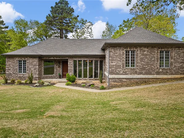 12 Live Oak Ln, Russellville, AR 72802