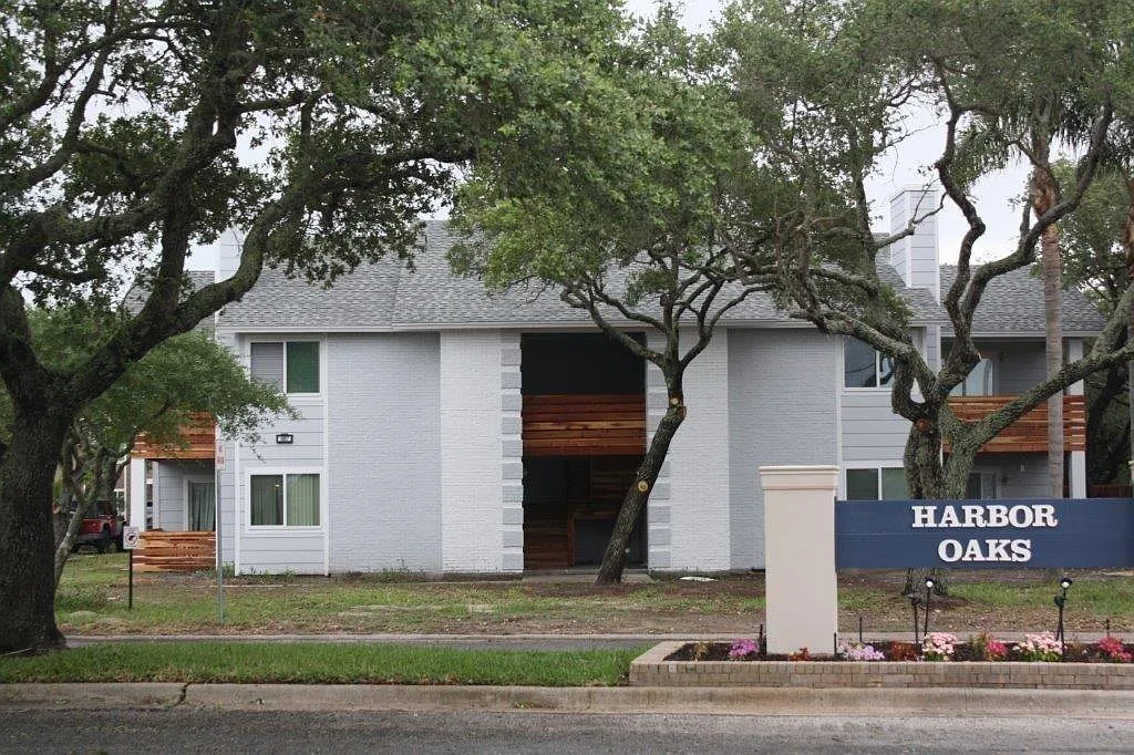 3 bed, 1100 sqft, $1,200 — Photo 1