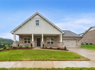 1003 Beechcrest Dr, Kernersville, NC 27284