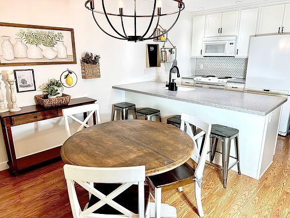 4th image of 1267 Brighton Sq