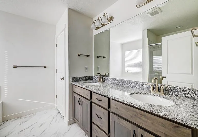 803 N Hilltop Dr — Photo 17