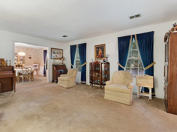 5th image of 3456 Mahoney Dr