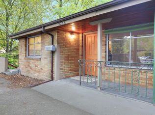 9206 35th Ave NE, Seattle, WA 98115