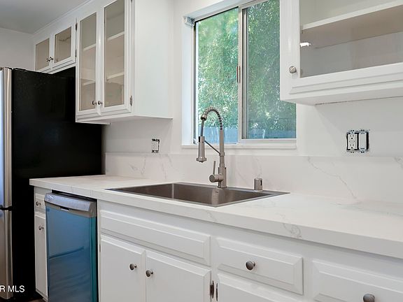 5th image of 2590 Seahorse Ave