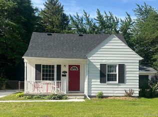 21800 Lange St, Saint Clair Shores, MI 48080