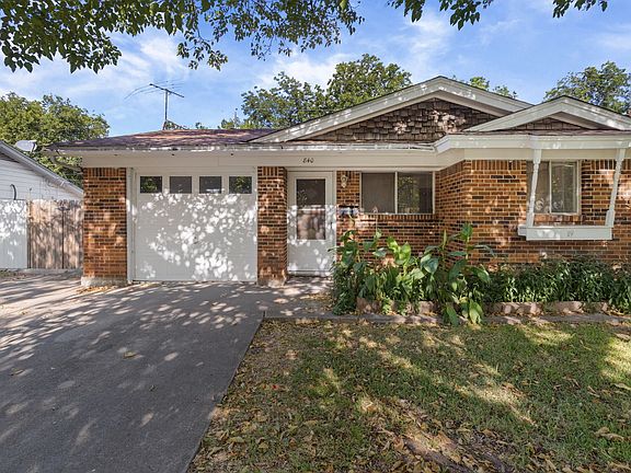 2nd image of 840 Comal Ave
