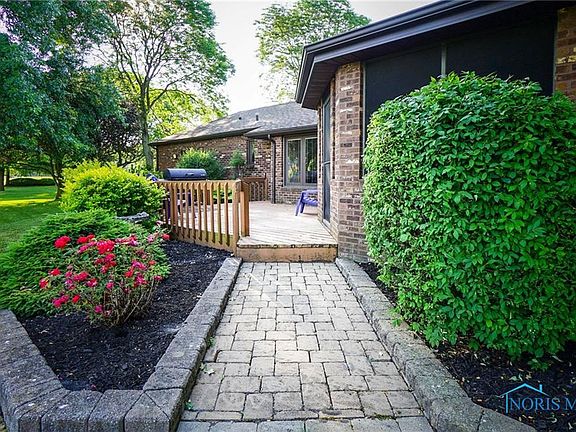 5th image of 3208 Saint Andrews Ct