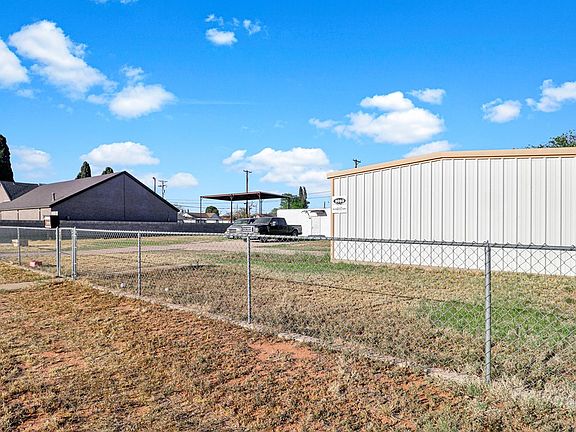 3rd image of 1010 N Washington Ave