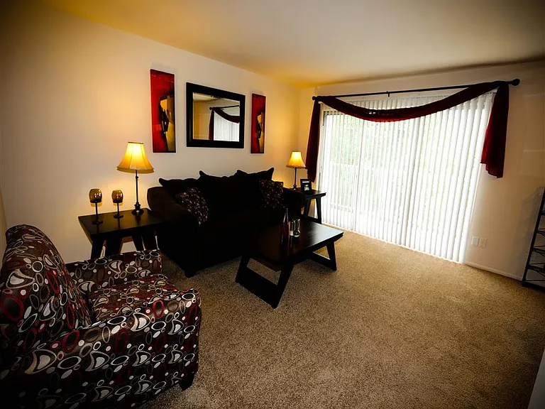 Cherry Creek Apartments — Photo 18